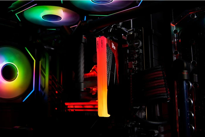 Kingston FURY Renegade RGB Limited Edition UDIMM 48GB Kit, DDR5-8000, CL36-48-48, 1RX8