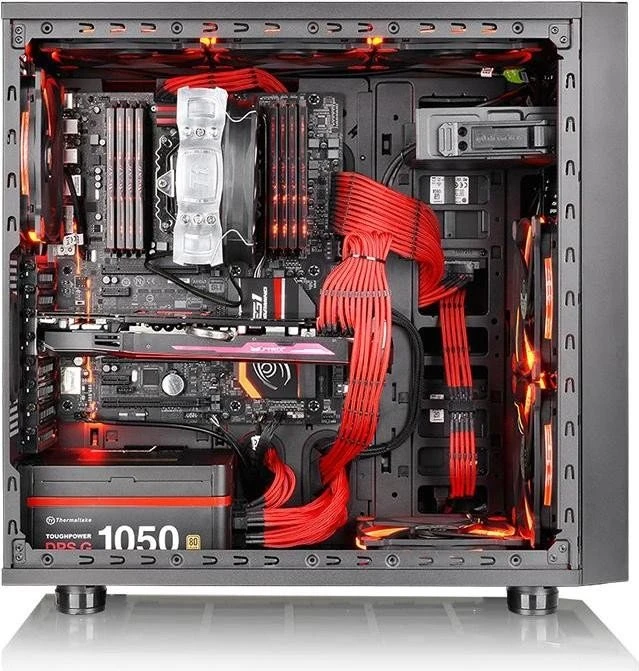 Thermaltake Core X31, Acrylfenster