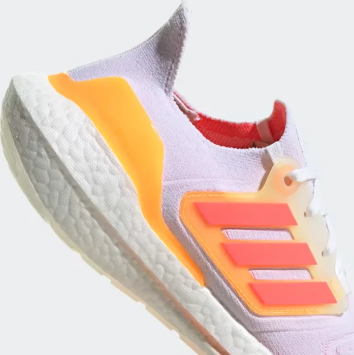 adidas Ultraboost 22 cloud white/turbo/flash orange (Damen)