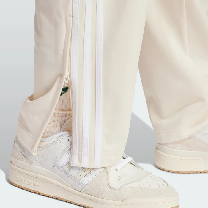 adidas Adicolor Classics Firebird Trainingshose lang wonder white (Herren)