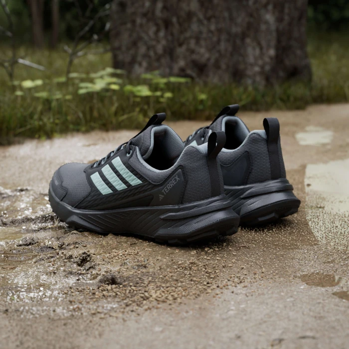 adidas Terrex Tracefinder 2 Climaproof carbon/semi flash aqua/grey six (Damen)
