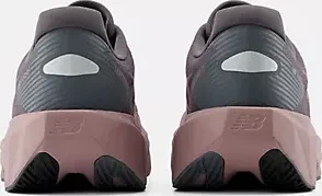 New Balance FuelCell Rebel v5 magnet/pebble (Herren)