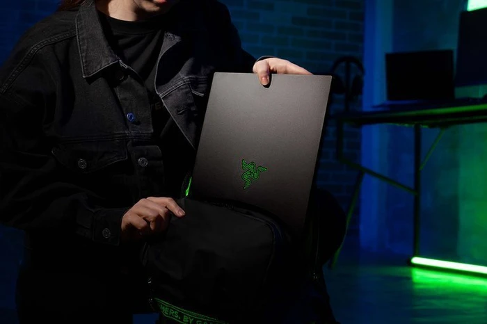 Razer Blade 15 (2023) - QHD/240Hz, Core i7-13800H, 16GB RAM, 1TB SSD, GeForce RTX 4070, UK