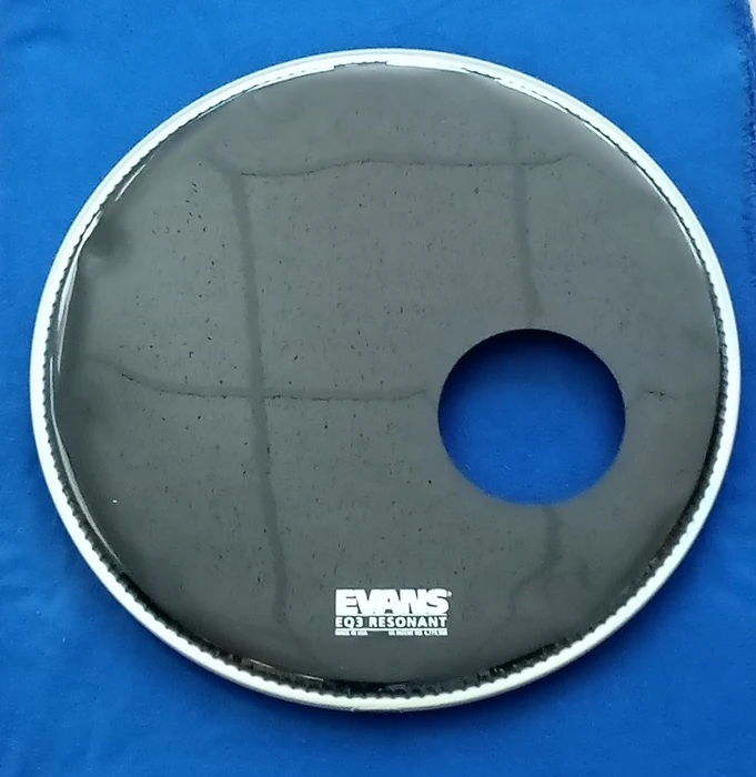 Evans EQ3 Black Bass Resonant 18"