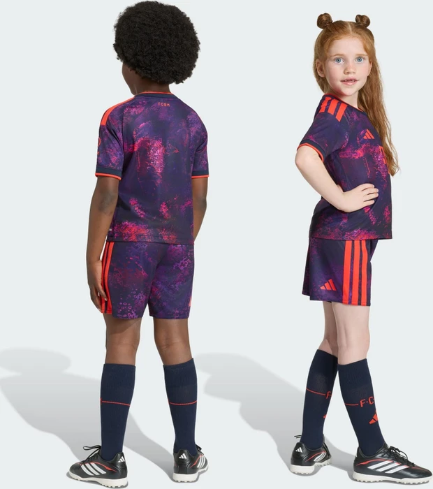 adidas FC Bayern München 2026/2027 Ausweichausrüstung (Junior)