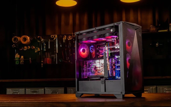 MSI MPG Gungnir 300R Airflow White, weiß, Glasfenster