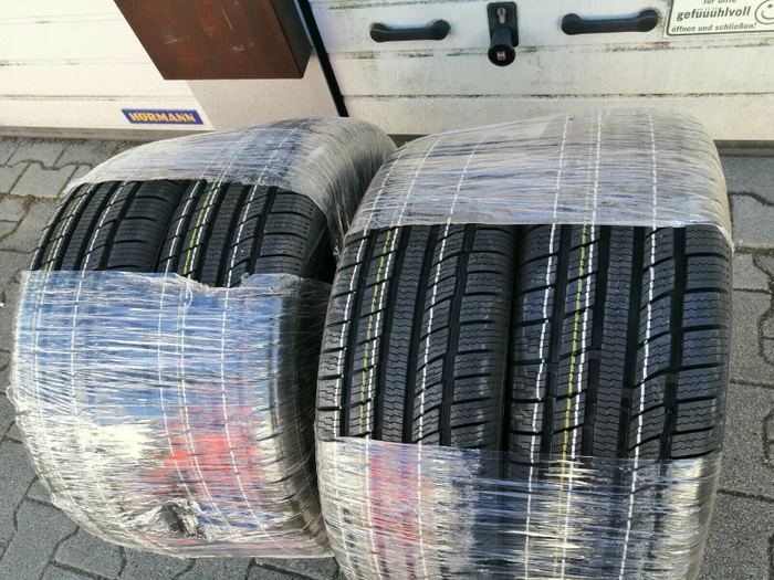Torque TQ025 245/40 R18 97V XL