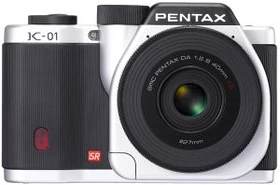 Pentax K-01 silber mit Objektiv smc DA 40mm 2.8 XS