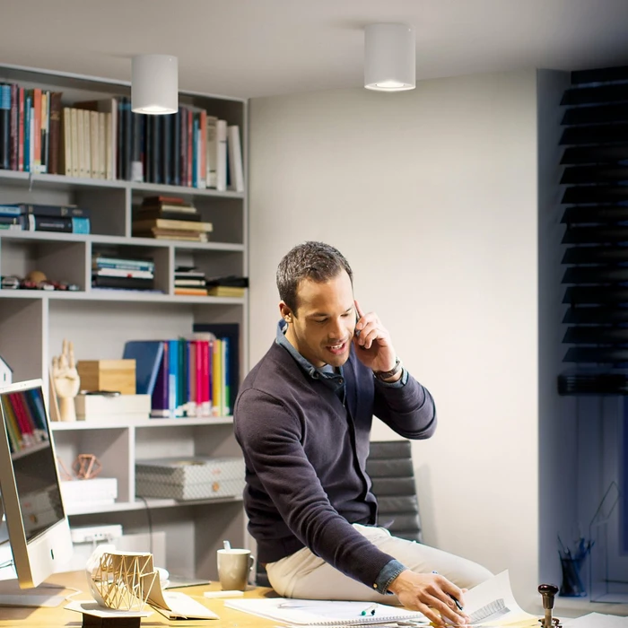 Philips Hue White Ambiance Pillar Spot 1-flammig weiß