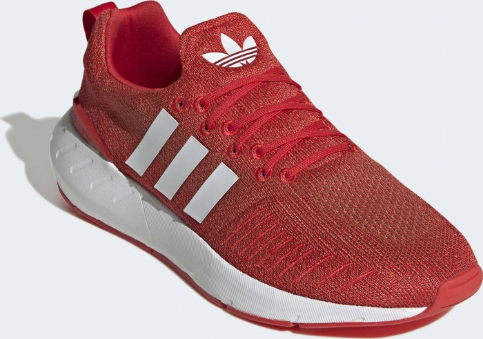 adidas Swift Run 22 vivid red/cloud white/altered amber
