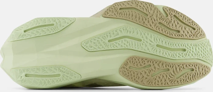 New Balance FuelCell Rebel v4 linen/lichen green/stoneware (Herren)