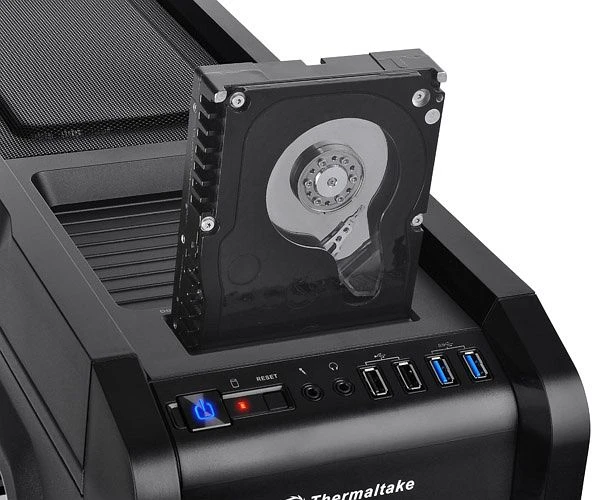 Thermaltake Chaser A71, Acrylfenster