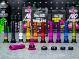 Muc-Off Stealth Tubeless-Flickzeug iridescent