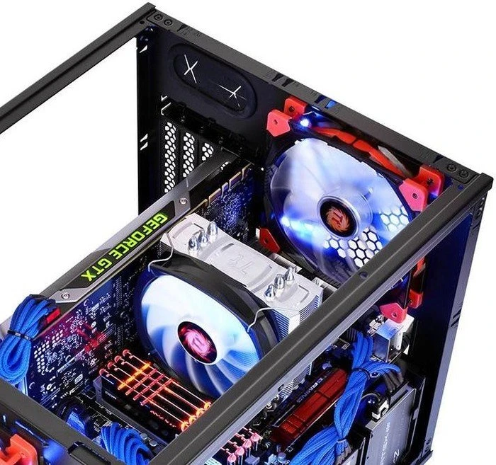 Thermaltake Core V21, Acrylfenster