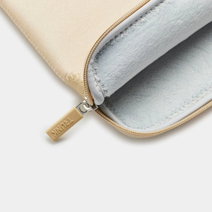 Trunk Schutzhülle für MacBook Air M2/Pro 13", golden