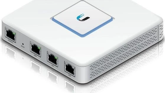 Ubiquiti UniFi Security Gateway Gigabit Router, 3x RJ-45