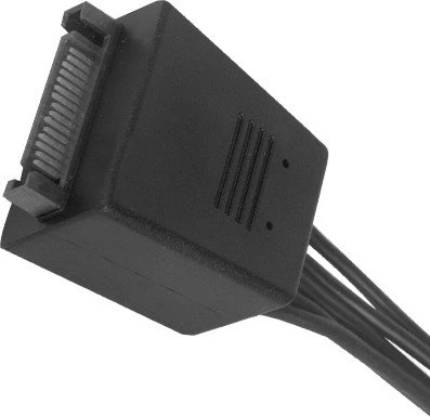 SilverStone CP06-E4, SATA Adapter Kabel, 1 auf 4 SATA Stecker (Super Flexibel), 2x 2200µF Kondensatoren