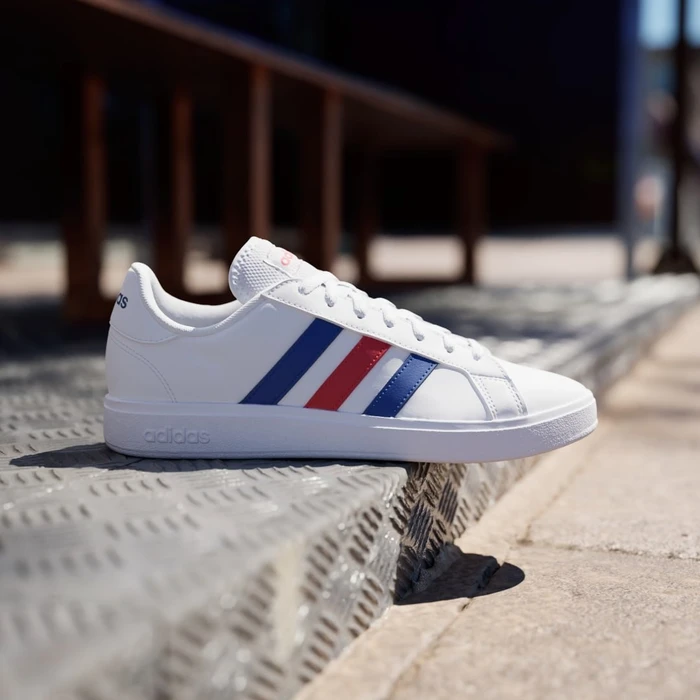 adidas Grand Court TD Lifestyle Court Casual cloud white/royal blue/vivid red (Herren)
