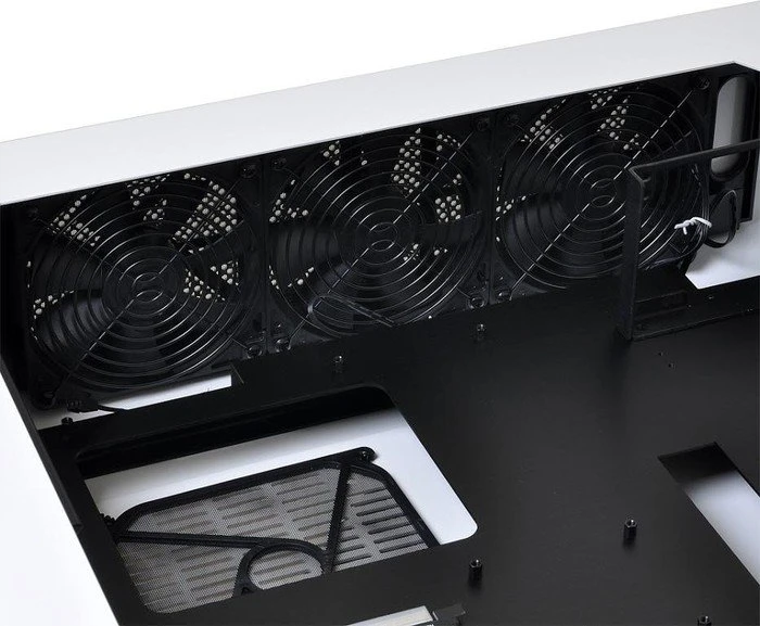 Lian Li PC-O7 weiß, Glasfenster