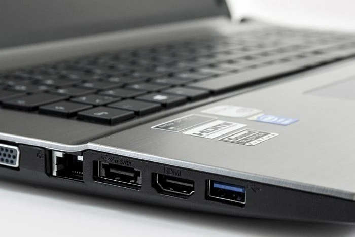 Schenker M704-4EJ, Core i7-4710MQ, 8GB RAM, 120GB SSD, 750GB HDD, GeForce GTX 850M, DE