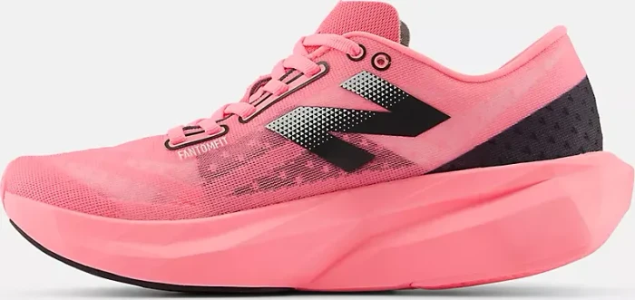 New Balance FuelCell Rebel v4 ultra pink/black/white (Damen)