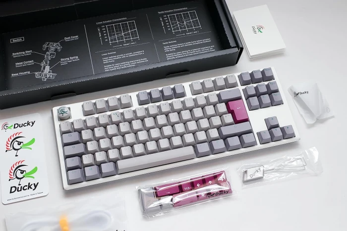 Ducky One 3, Mist Grey, TKL, PBT, LEDs RGB, MX RGB ERGO CLEAR, USB, UK