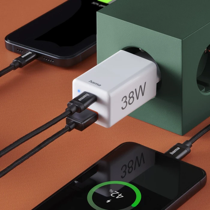 Hama Schnellladegerät 1x USB-C PD 1x USB-A QC Mini-Ladegerät 38W weiß