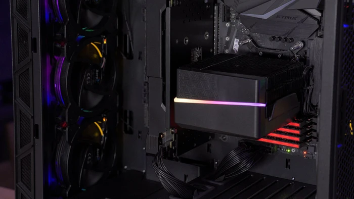 AeroCool Flo, schwarz, Glasfenster
