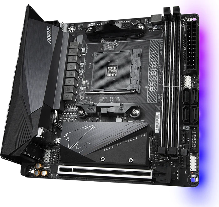 GIGABYTE B550I AORUS Pro AX (Rev. 1.0) (AMD AM4)