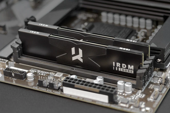 goodram IRDM BLACK SILVER UDIMM 64GB Kit, DDR5-6000, CL30-38-38-96, 2RX8