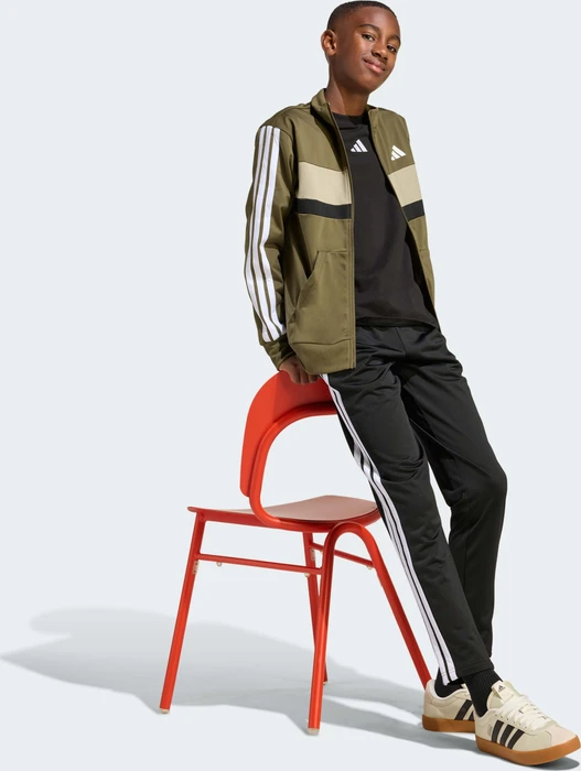 adidas Seasonal Essentials Tiberio 3-Streifen Tricot Trainingsanzug olive strata/white (Junior)