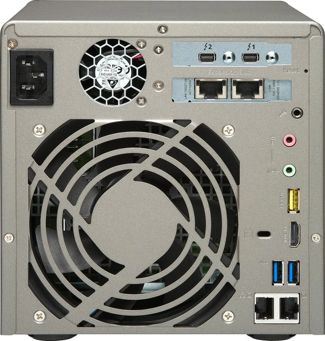 QNAP TVS-882ST3-i7-16G, 16GB RAM, 2x RJ-45 10GBase-T, 2x RJ-45 1000Base-T