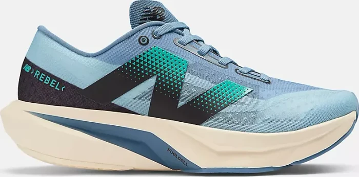 New Balance FuelCell Rebel v4 heron blue/chrome blue/black (Herren)