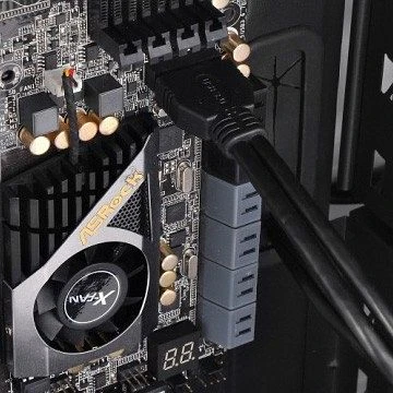 Thermaltake Chaser A31 Snow Edition, Acrylfenster