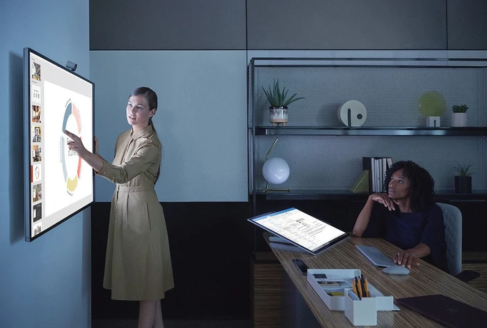 Microsoft Surface Hub 2S (50 Zoll)