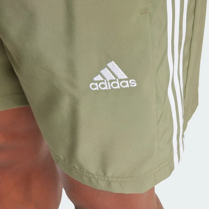 adidas Aeroready Essentials Chelsea 3-Streifen Shorts Trainingshose kurz legacy green (Herren)