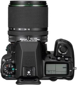 Pentax K-5 schwarz mit Objektiv smc DA 18-55mm 3.5-5.6 AL WR