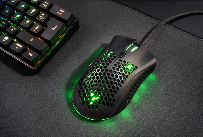 ISY IGM-4500-BK Ultralight RGB Gaming Maus schwarz, USB