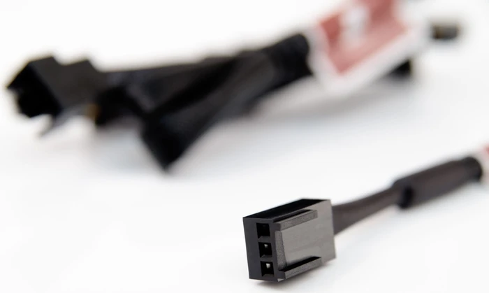 Noctua NA-SEC2, 3-Pin Verlängerung, 30cm, schwarz, 3er-Pack – Bild 2 von 2