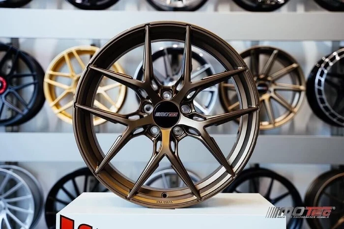 MoTec Ultimate