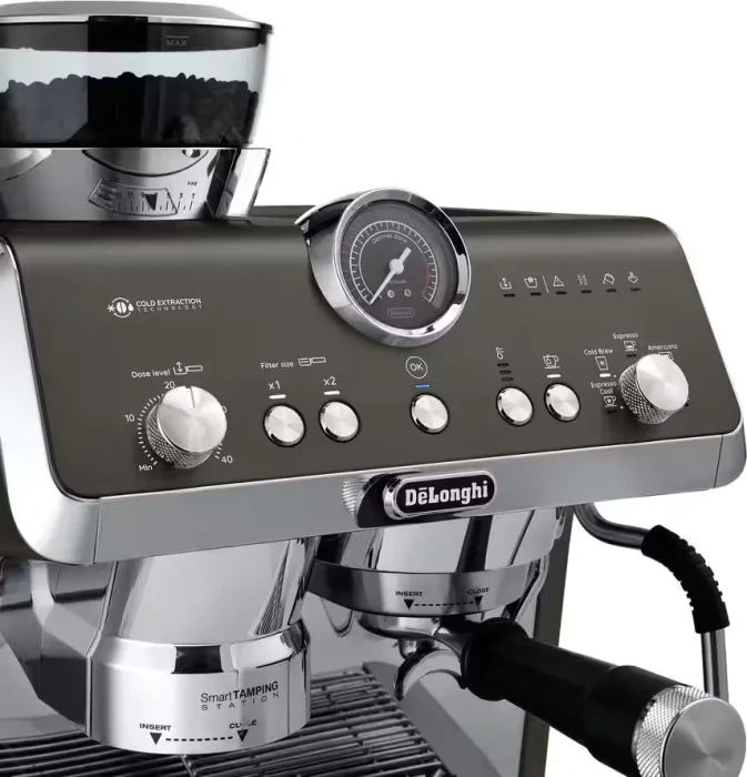 DeLonghi EC 9555.BK La Specialista Opera
