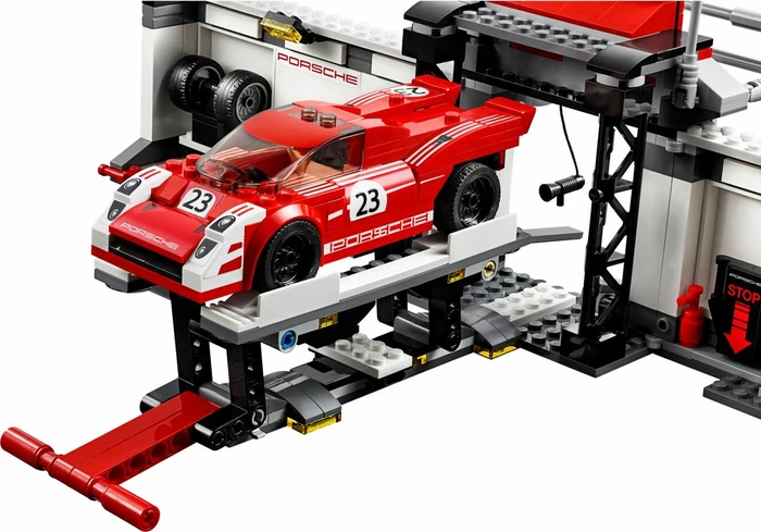 LEGO Speed Champions - Porsche 919 Hybrid & 917K Pit Lane