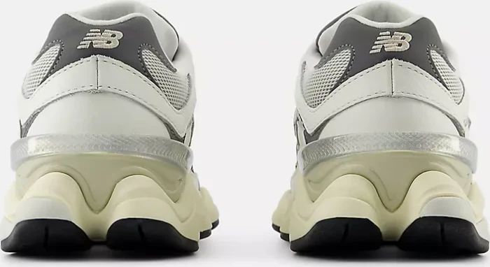 New Balance 9060 sea salt/castlerock