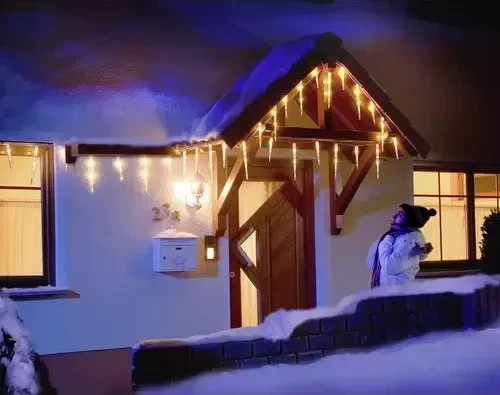 Konstsmide Lichterkette 16 Eiszapfen LED 24x warmweiß