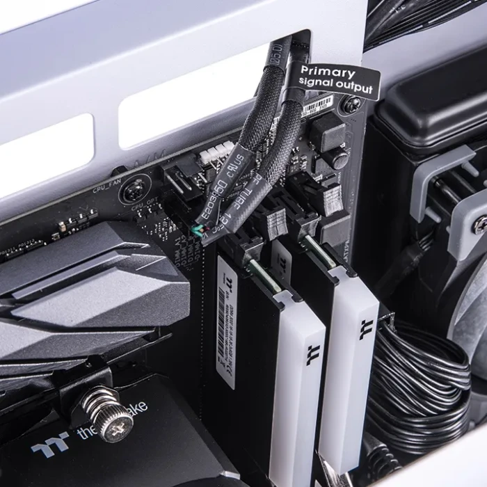 Thermaltake Tt Mod, PWM Fan 4 Pin Y-Cable, 3er-Pack, 4-Pin auf 2x 4-Pin Verteiler, sleeved, 1.1m, schwarz