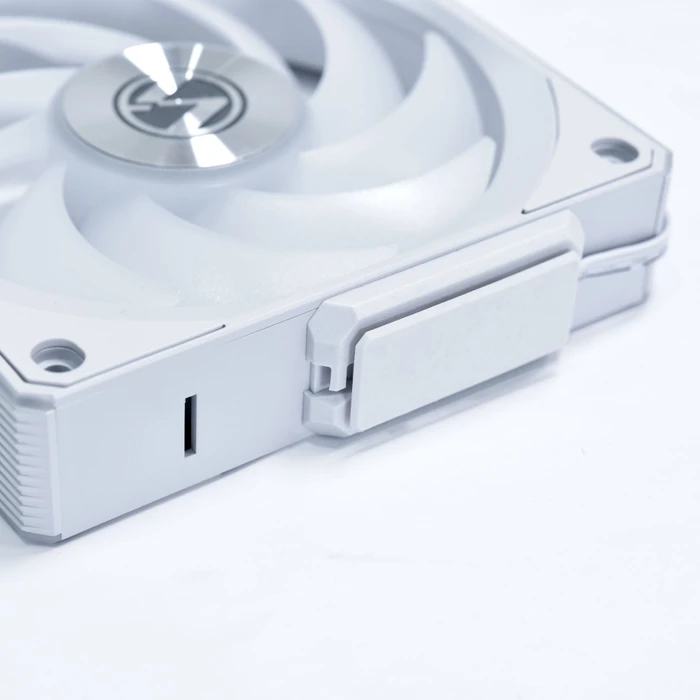 Lian Li Uni Fan CL Wireless, weiß, LED-Steuerung, 120mm, 3er-Pack