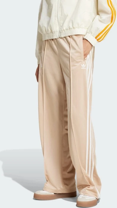 adidas Firebird Loose Trainingshose lang magic beige (Damen)