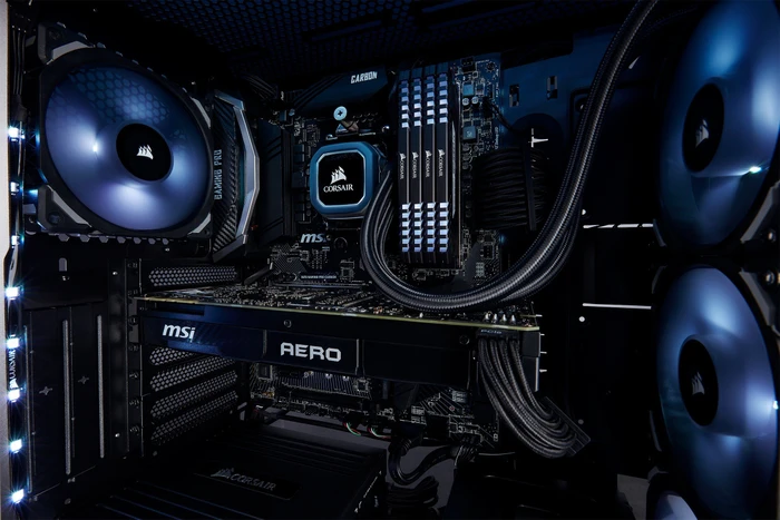 Corsair Carbide Series 275Q schwarz, schallgedämmt