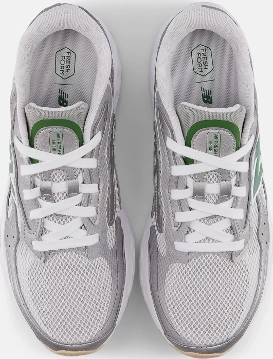 New Balance Fresh Foam Arishi v4 Tiralux raincloud/silver metallic/dark alpine green (Herren)