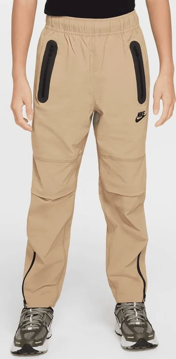 Nike Club Jogger Trainingshose lang braun (Junior)
